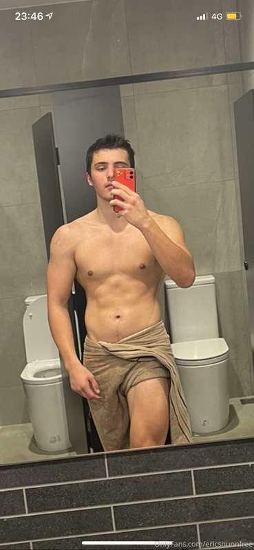 Back in the bulking days 🤮   VIP Page: @ericshunnn