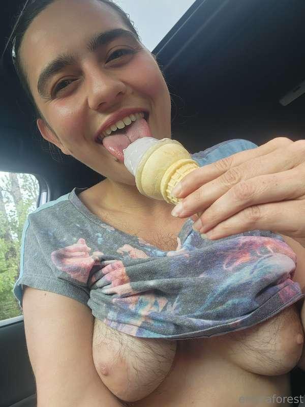 Yummmyyy 👅