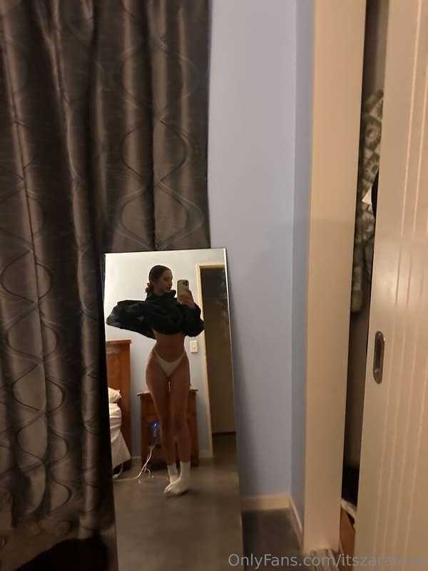 I'll spread my legs if you get your tongue out 😝