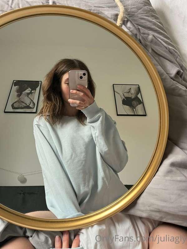 juliagly main image