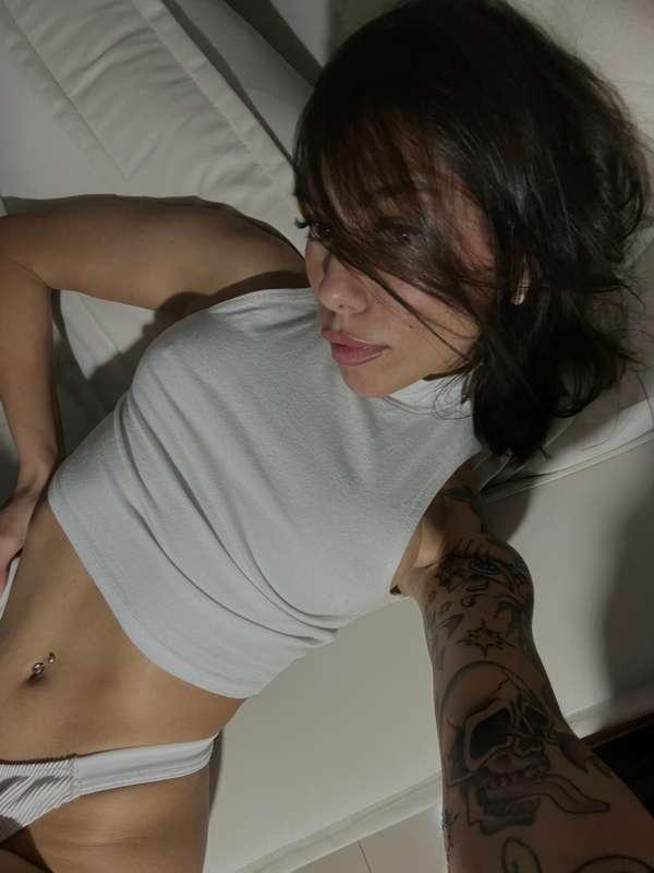 I wait for you very horny between my sheets 🥵