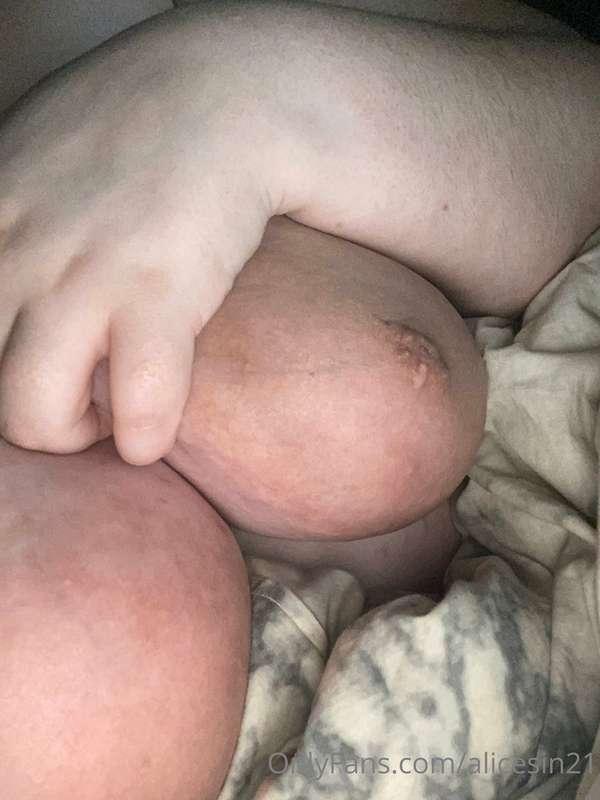 I’m back babes! I swear I’ll be filming and posting more com..