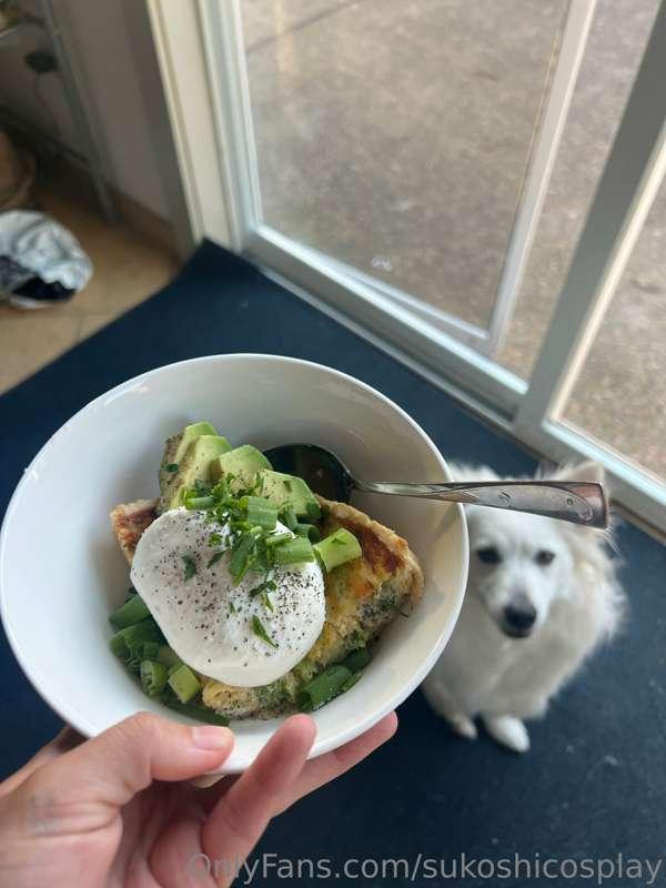 Goodmorning 🌻🌻🌻🌻 

Pre shower pics💦 feat. My dinner last nig..