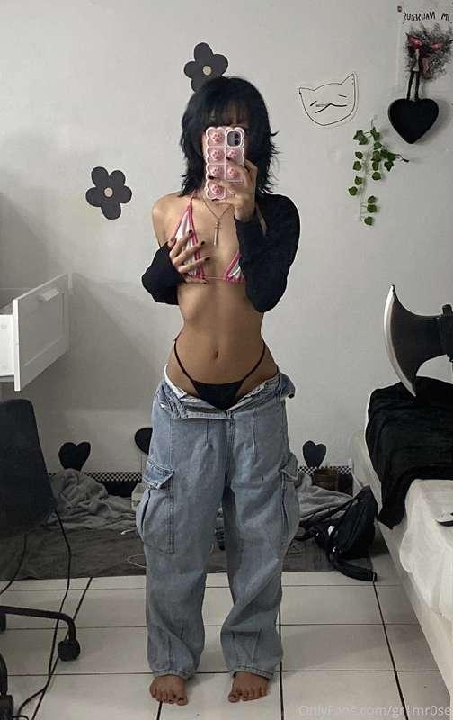 feeling ‘meh’ but here’s a fit n tummy pic<3