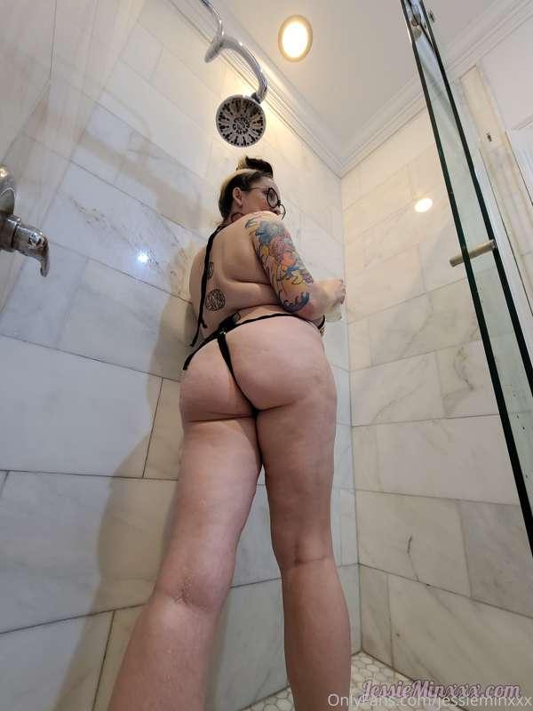 This photo set is MASSIVE with 169 photos!! I posted tons mo..