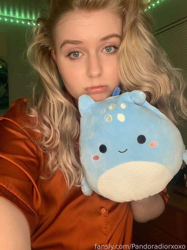 Newest little friend 
(Buy me lingerie or a plushie and get a free custom) 💙

https://fans.ly/r/Pandoradiorxoxo

#friend #plushie #stuffy #babygirl #goodgirl #blonde #blondie #pouty #smiley #pandoradior #pandora #dior #dora #free #fyp #egirl