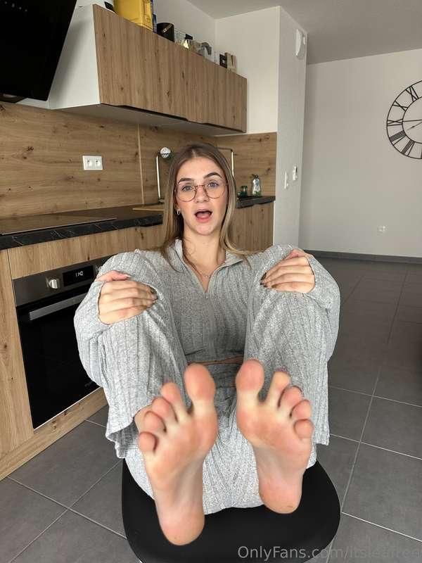 POV my feet in your face🥵