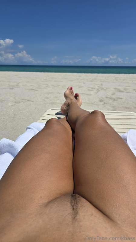 Sandy feet are happy feet!