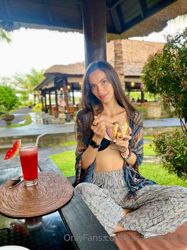 Hey friends! 🌞 Today I want to do a quick poll. I have a few..