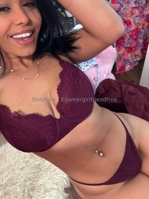 Going Live Now Baby!! Ps I’m So Horny Rn Get In Here!!! Hehe