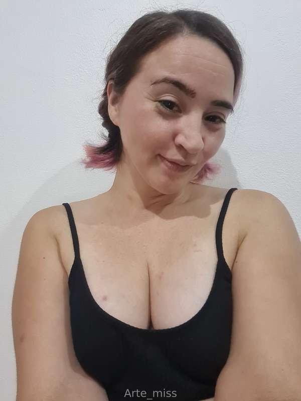 Are you horny daddy? Send me DM❤️