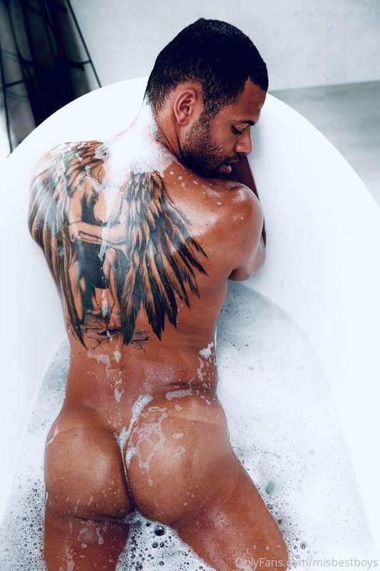 after a relaxing bath ..... they put it in front of me🍌🍌🌶️🍑🥵..