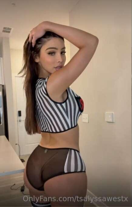 Your touch makes me melt🥵