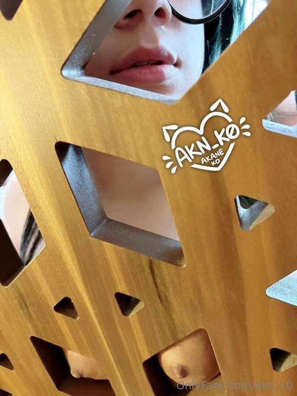 Peekaboo 👀✨
Puedes mirar pero solo un poquito uwu)! haha~