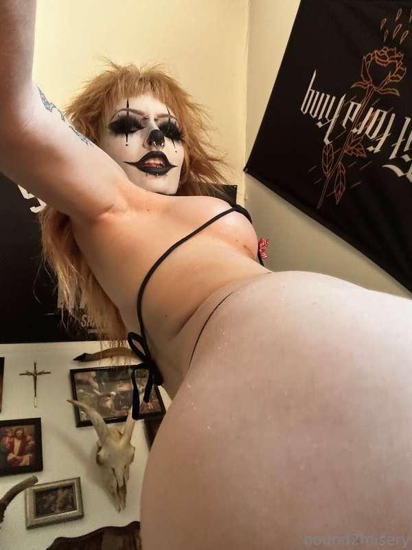 i'm backk!! 50% off customs for the next 24 hours:p