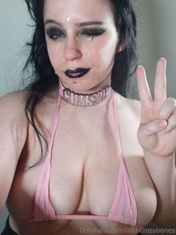 Your little cumslut ✌️
