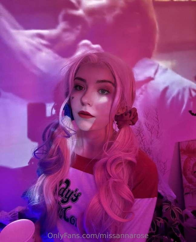 Check your DMs for a naughty Harley Quinn set 😈xx