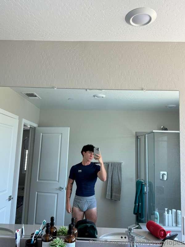 Check your dms TONIGHT (;