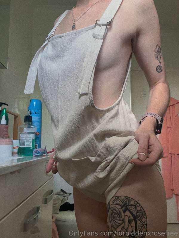 Do you like this outfit on me? 👀   Don’t forget to follow my..