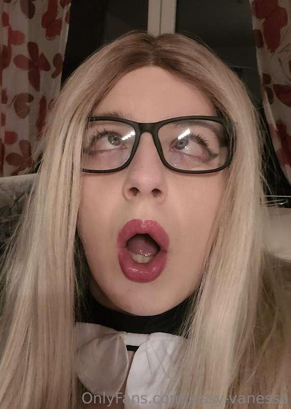 sissy-vanessa image #0
