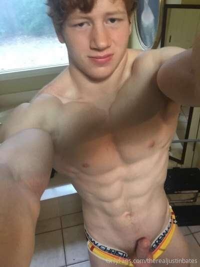 😘
