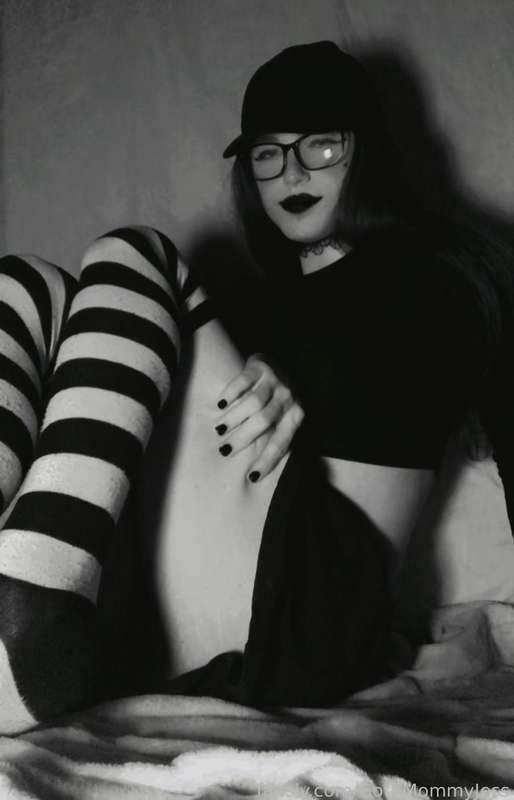 gothmommyjess image #1