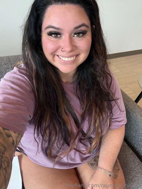 Happy Thursday! Just left therapy 🧘🏻‍♀️💭 mental health is al..