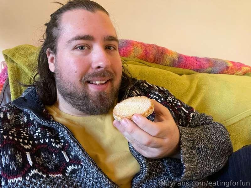 Nibble nibble nibble! The day of leftovers had come 😝