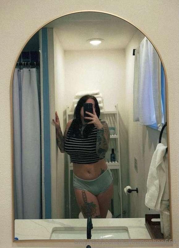 Wanna see me take it off? 😏💋