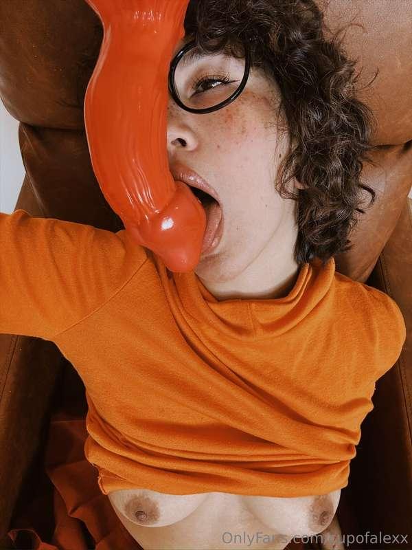 I know you want to see Velma solve this "mystery" 👅 ... dm f..