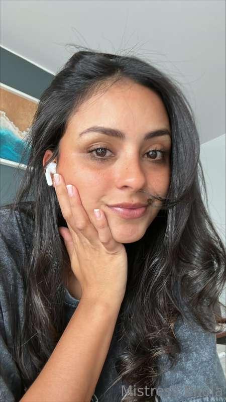 Selfie day with no makeup 
Not gonna lie, didn't feel good a..