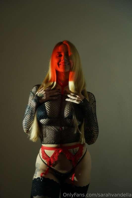 sarahvandella image #24
