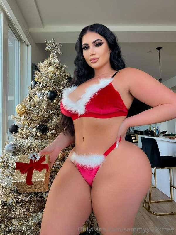 The naughty list isn’t so bad when you’re on it with me. 😈🎁