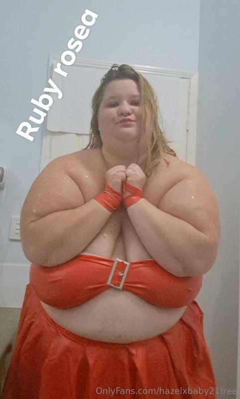 Cum check out my Australian bestie!@rubyroseafreebie the bra..