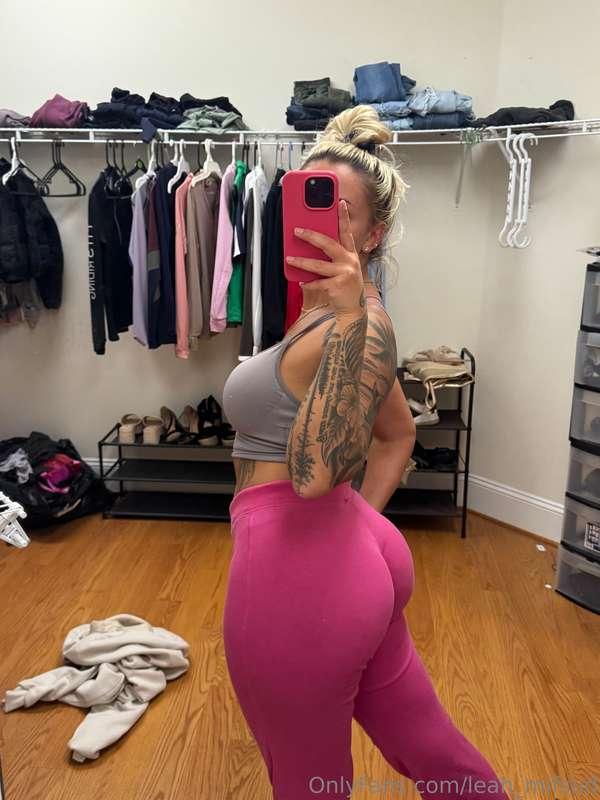 I think my ass deserves some extra love today. Agree? DM me ..