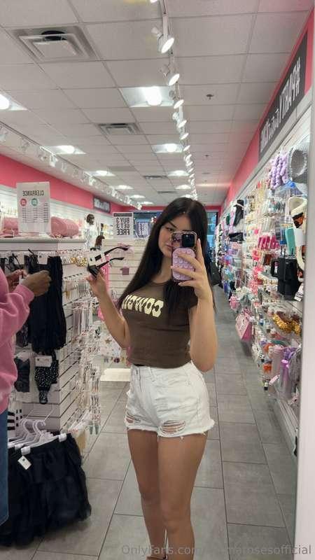 Quick little mall trip 🙈