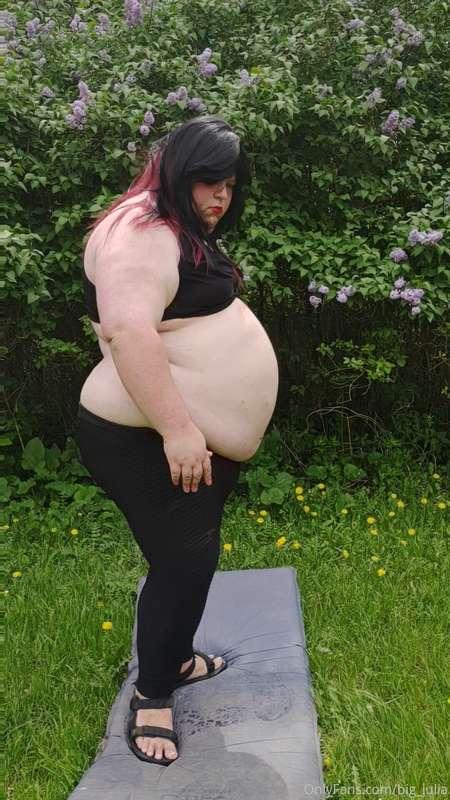 More pics from my outside shoot. Wish I had a guy to help me..