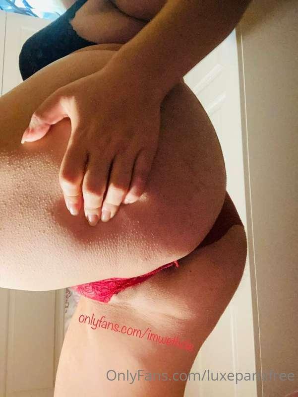 👠 @imwethole 👠

😈 Chubby ass is alone and waiting for you.  ..