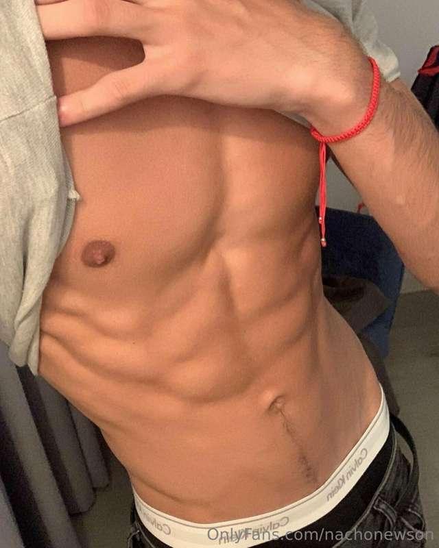 Kiss my abs!