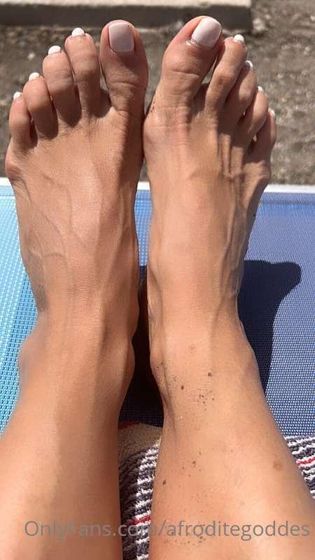 Piedini al sole