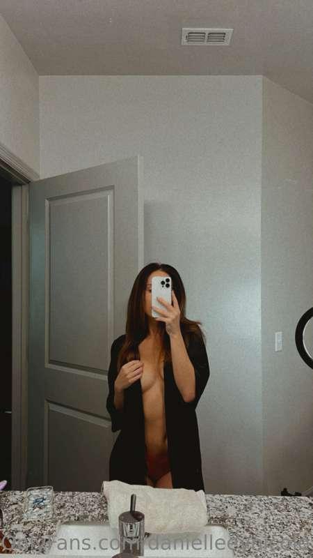 danielleeynicole image #0