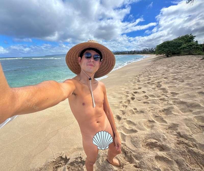 Let me take you this magical beach. ☀️🐚https://onlyfans.com/..