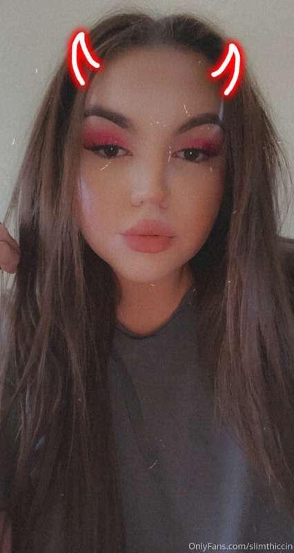 Would you cum on my face , my titties or both ? 💦 I mean if ..