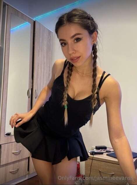 🔞@eliss333 IS WET RIGHT NOW🔞Gorgeous princess @eliss333wants..