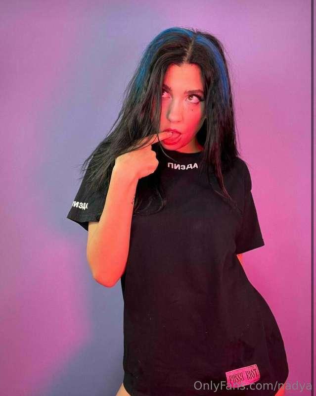What are you thinking about right now? 😈🖤
