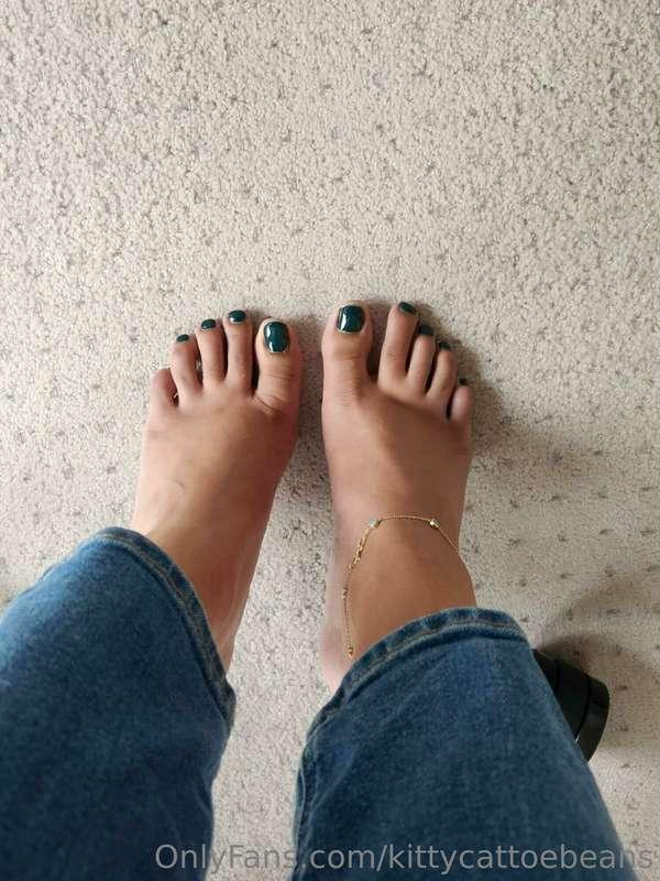 New toe nail polish, do you like it?