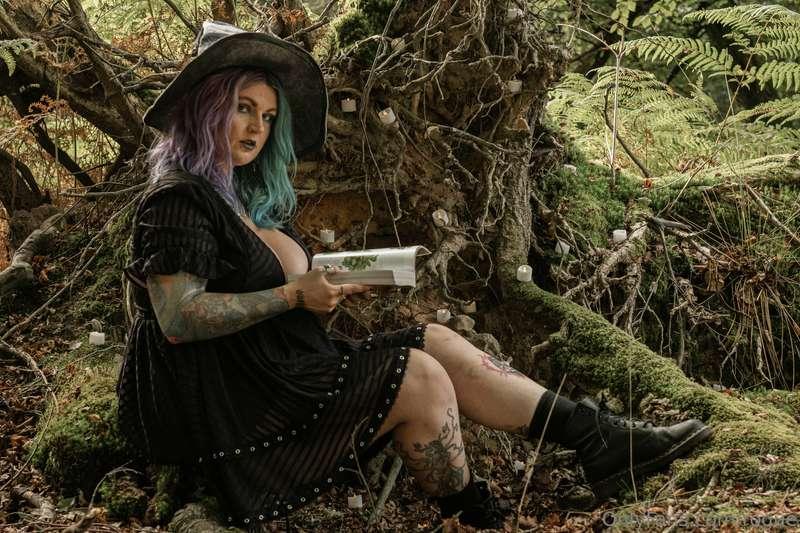 Big titty goth girl summoning a cock to ride