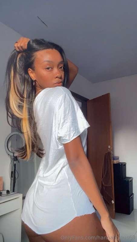 White looks good on me?! Surprise on my DM for you today ✨💕🤤