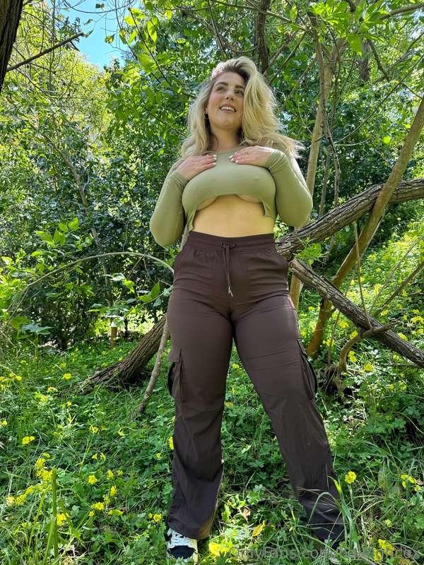 let's do it in the woods 👅