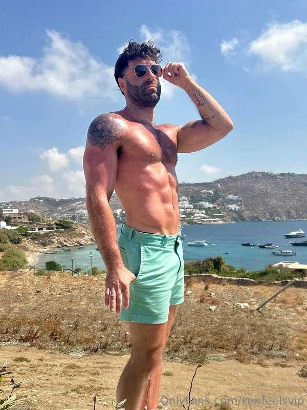 I'm looking to get some custom requests done for my loyal su..